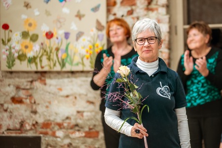 Klekljane čipke Rezke Kordež in Sekcije Lipa Ravne pri Društvu klekljaric Koroške  odprtje občasne razstave (12)